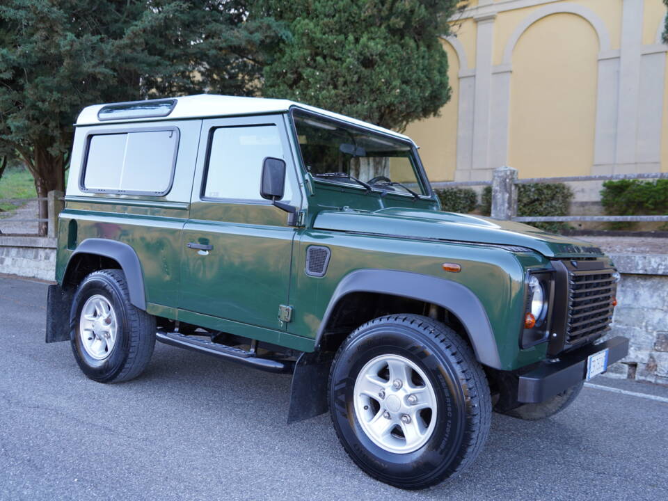 Bild 28/73 von Land Rover Defender 90 (2008)