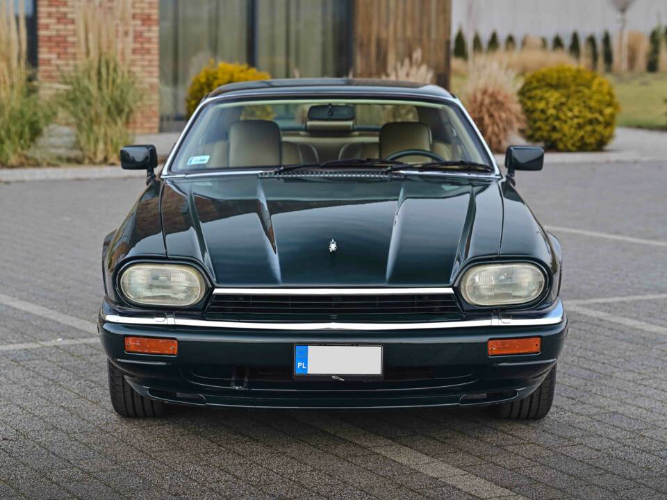 Image 3/55 of Jaguar XJS 6.0 (1994)