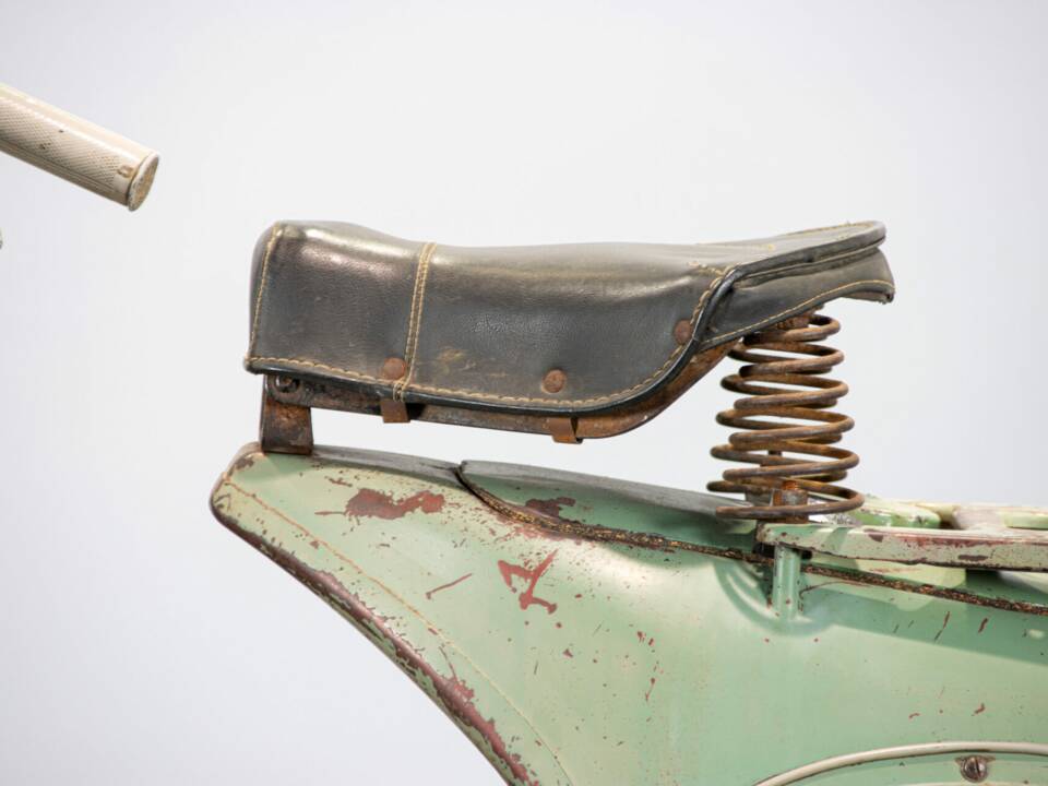 Image 24/50 de Piaggio Vespa 125 (1953)