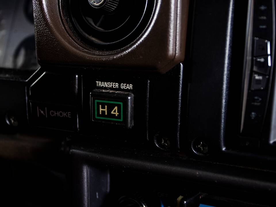 Image 24/42 of Toyota Land Cruiser FJ 62 (1985)