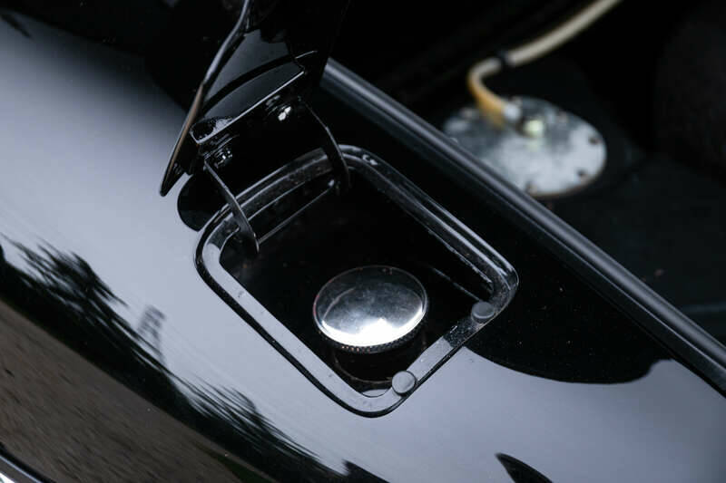 Image 28/50 de Jaguar E-Type (1967)