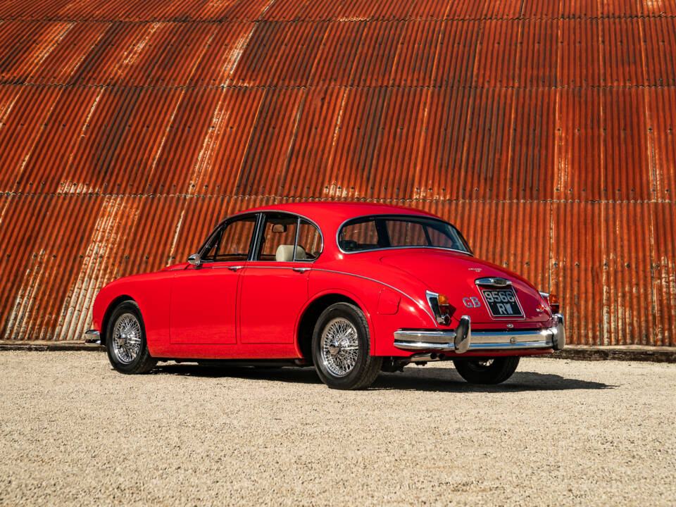 Image 2/36 de Jaguar Mk II 3.8 (1962)