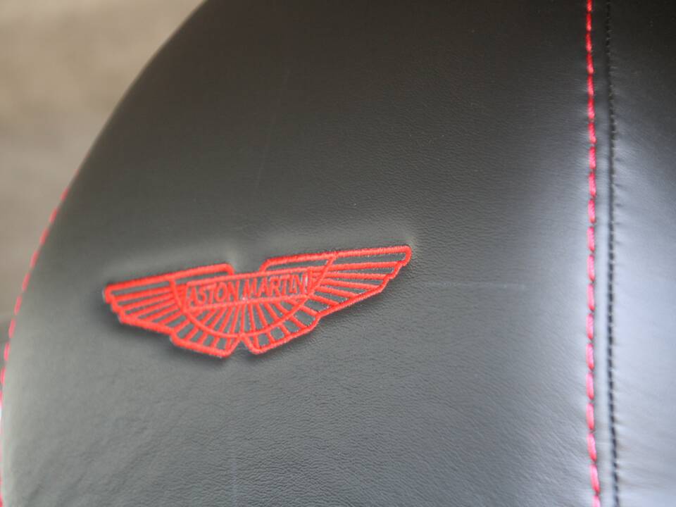 Image 12/24 de Aston Martin V12 Vantage S (2015)