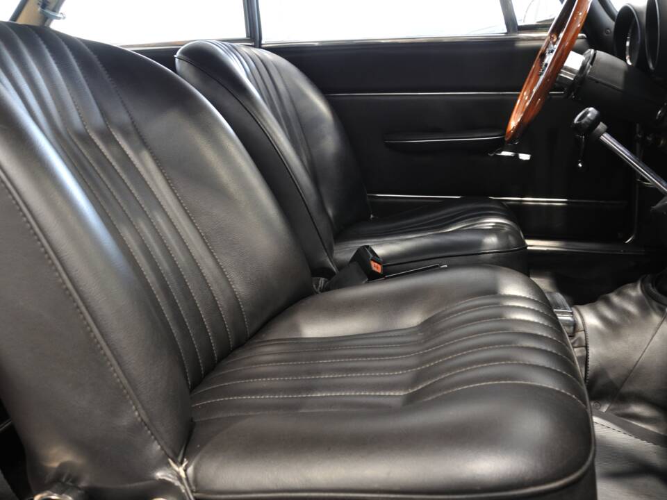 Imagen 40/43 de Alfa Romeo Giulia GT 1300 Junior (1971)