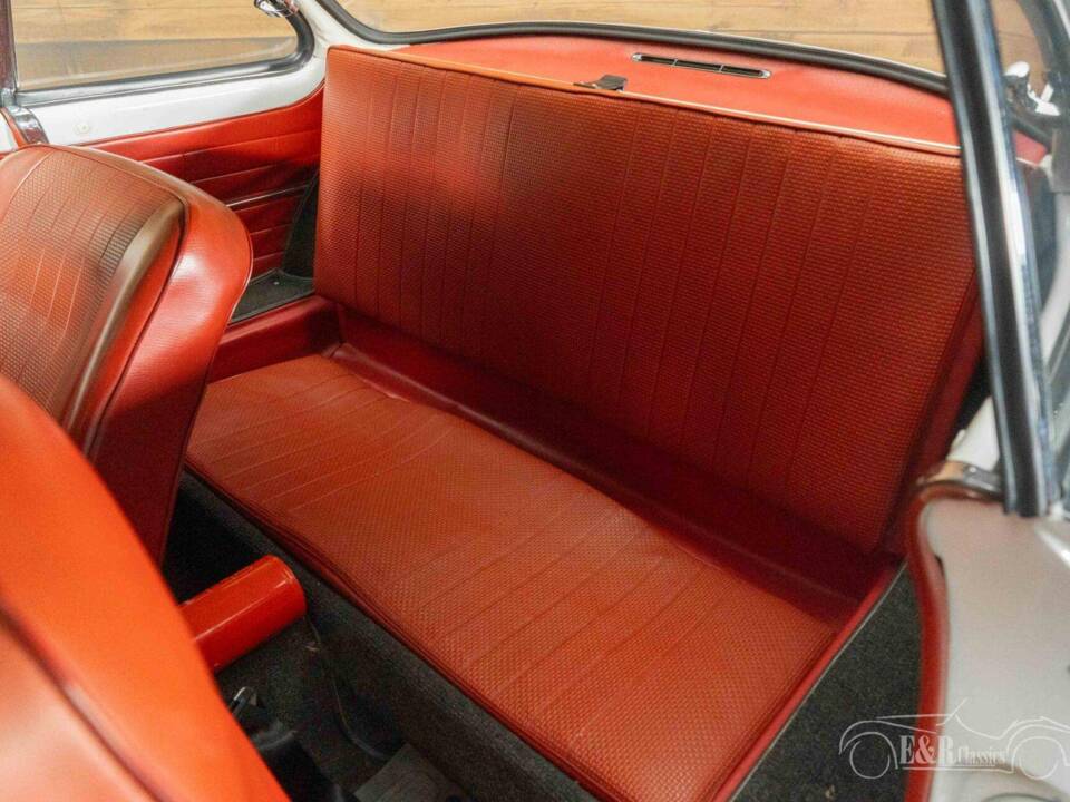 Image 13/29 of Volkswagen Karmann Ghia 1500 (1969)