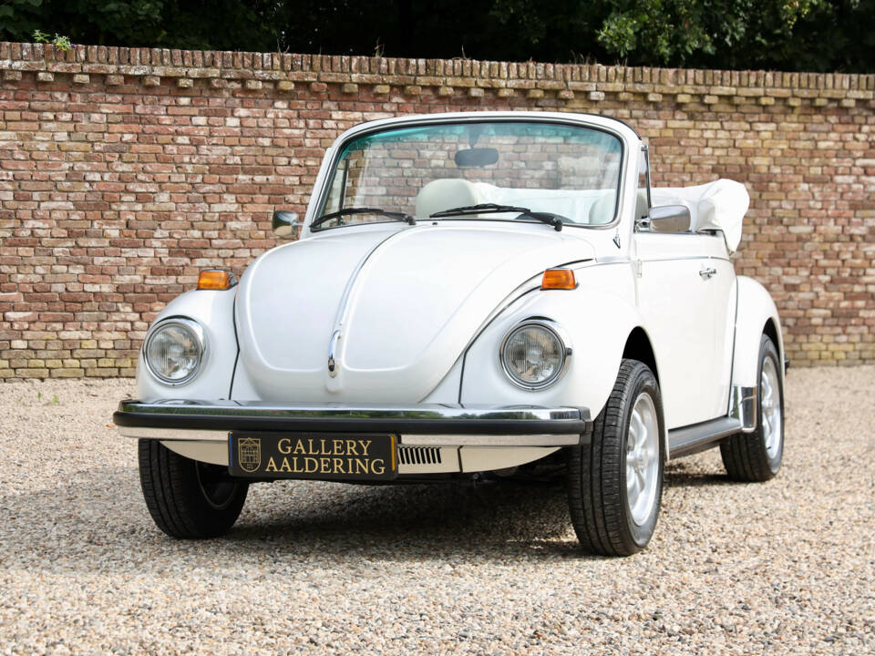 Image 46/50 of Volkswagen Käfer 1303 &quot;Champagne Edition&quot; (1977)