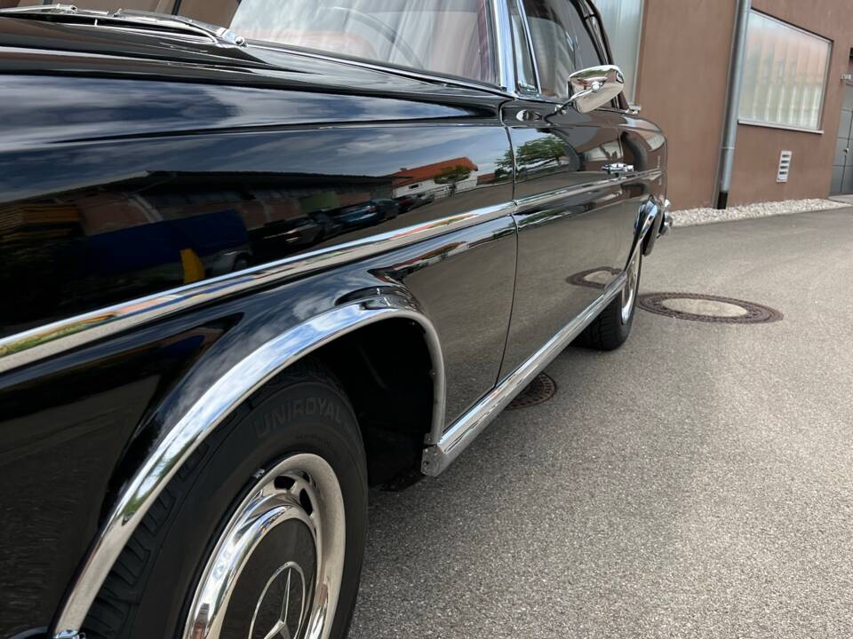 Image 4/15 of Mercedes-Benz 300 SE (1965)