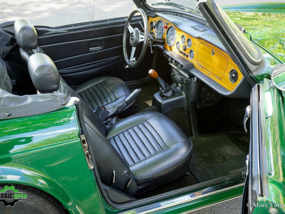 Image 12/52 of Triumph TR 6 (1973)