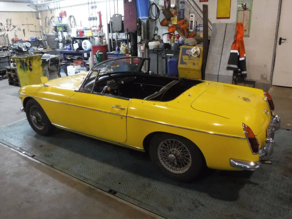 Image 9/50 of MG MGB (1967)