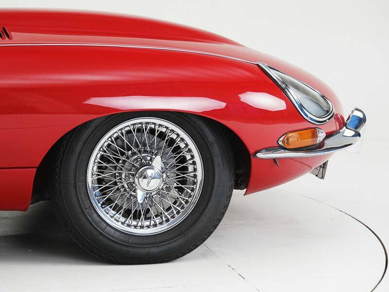 Image 10/15 de Jaguar E-Type "Lightweight" (1963)