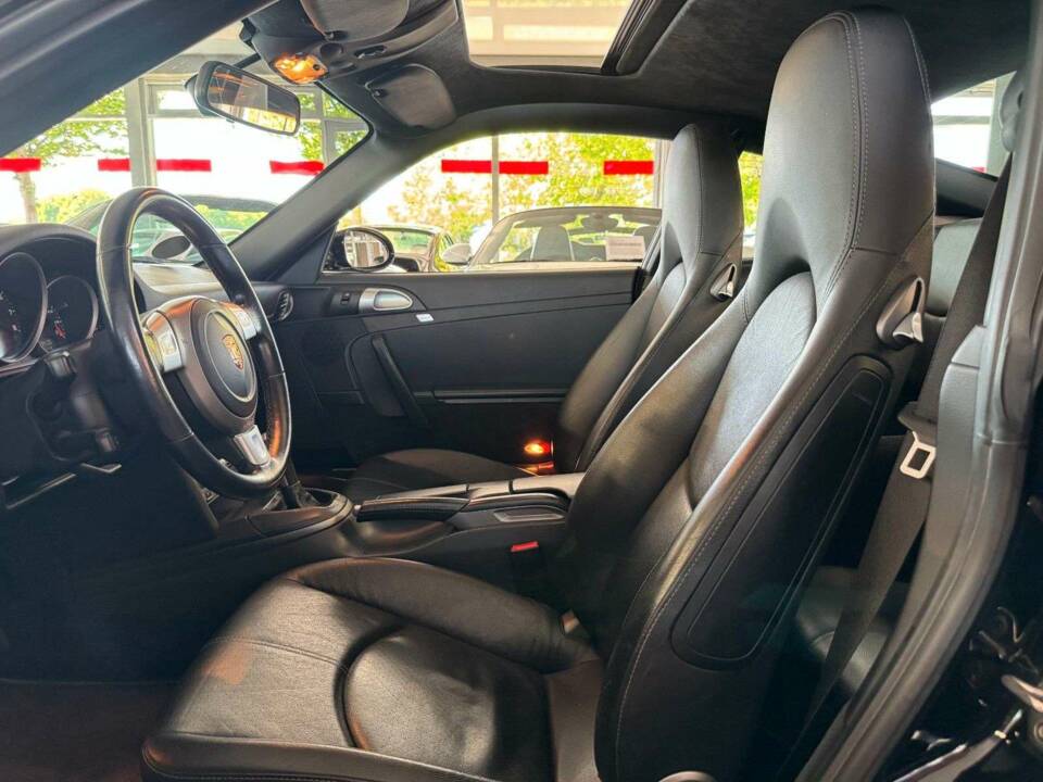 Image 8/20 of Porsche 911 Carrera (2006)