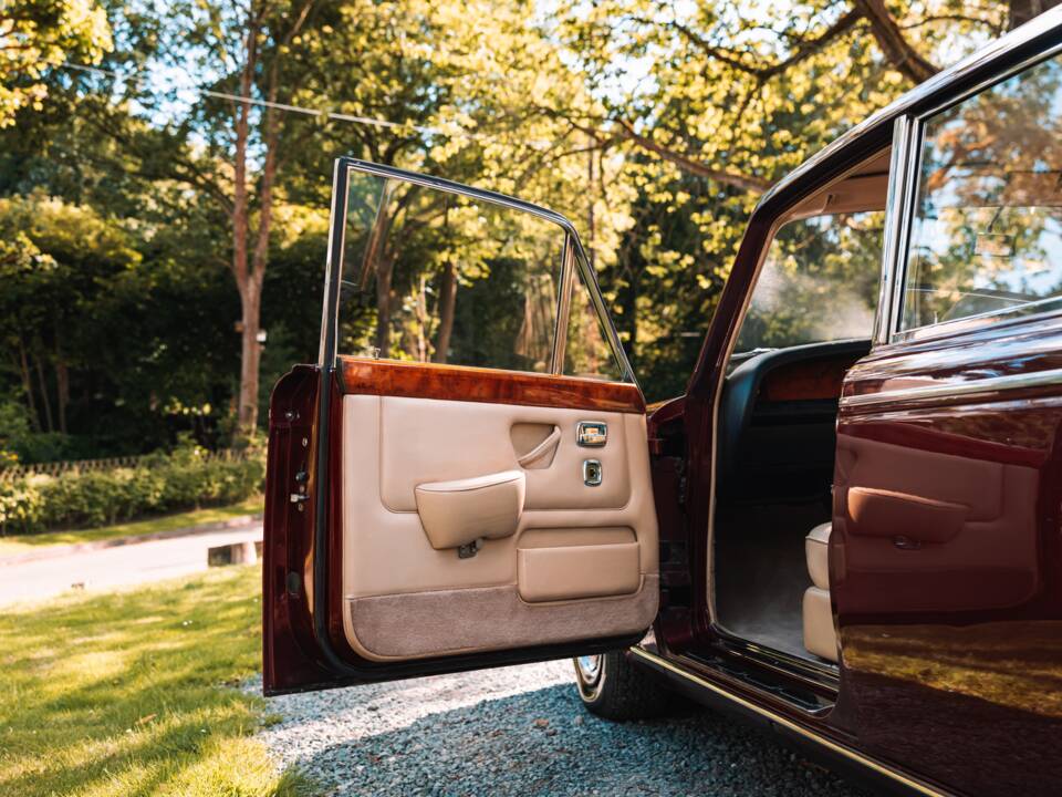 Immagine 28/50 di Rolls-Royce Silver Shadow I (1970)