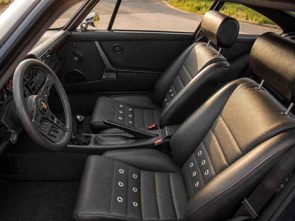 Bild 2/10 von Porsche 911 Carrera 4 (1989)