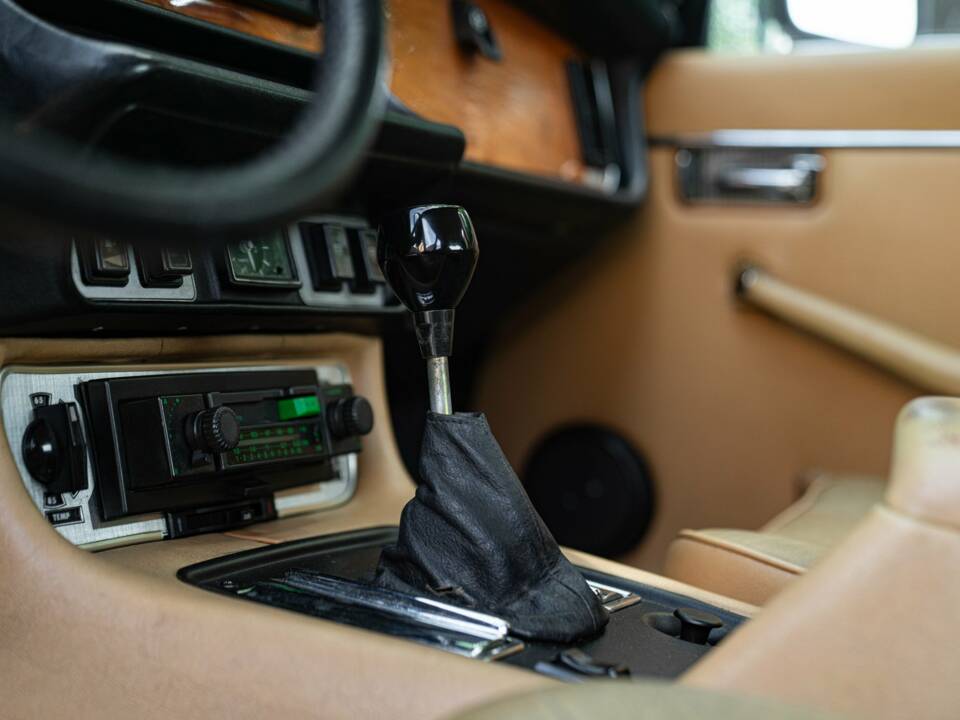 Imagen 35/50 de Jaguar XJ 6 4.2 (1981)