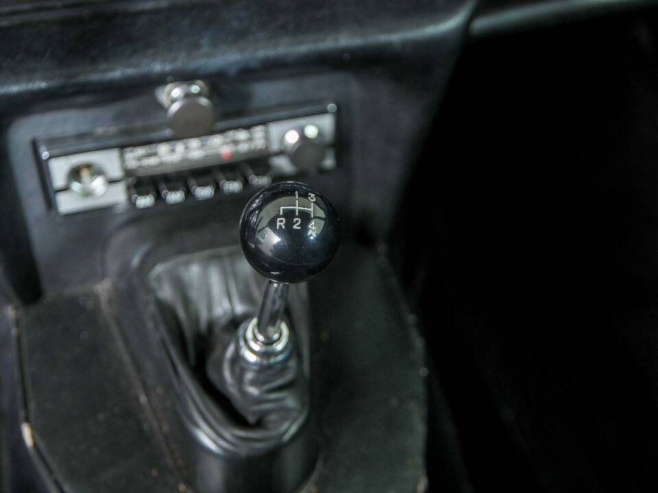 Image 31/47 de Jaguar E-Type (1969)