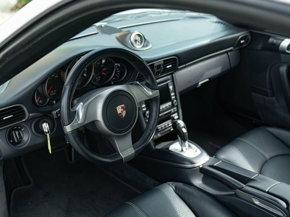 Image 35/50 of Porsche 911 Carrera (2009)