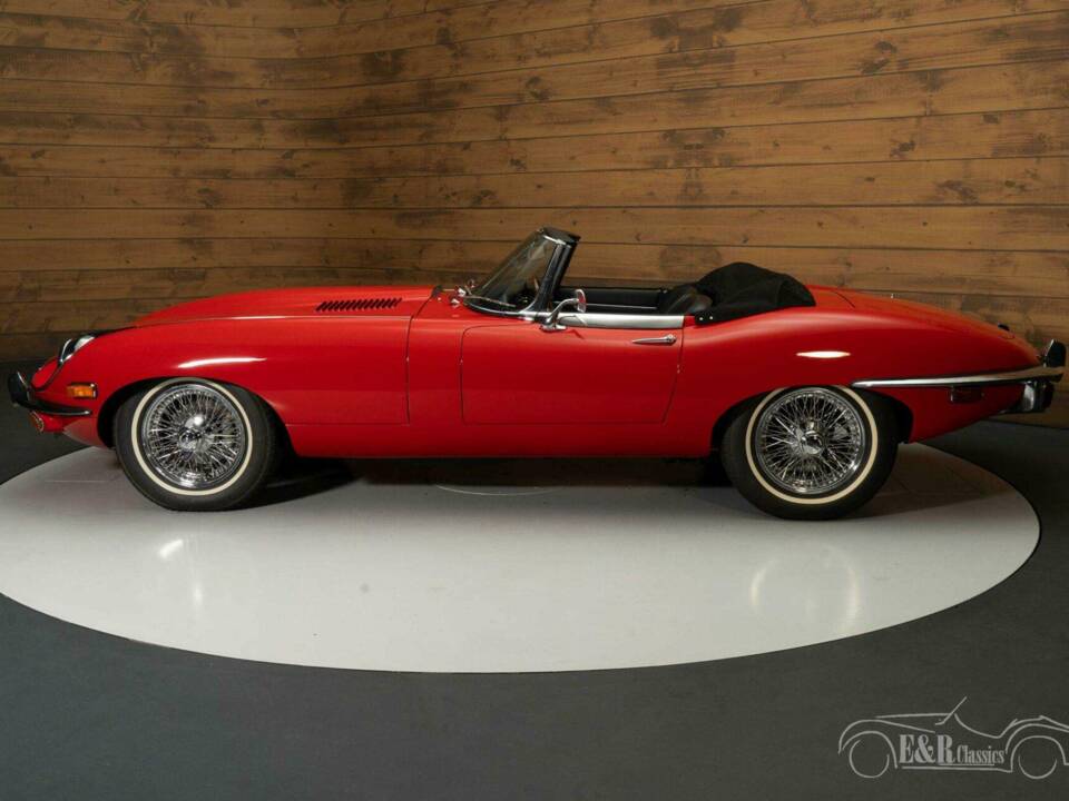 Image 8/19 de Jaguar E-Type (1969)