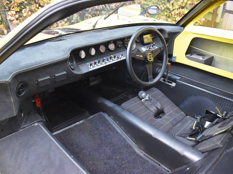 Image 19/31 of Ford GT40 (1965)