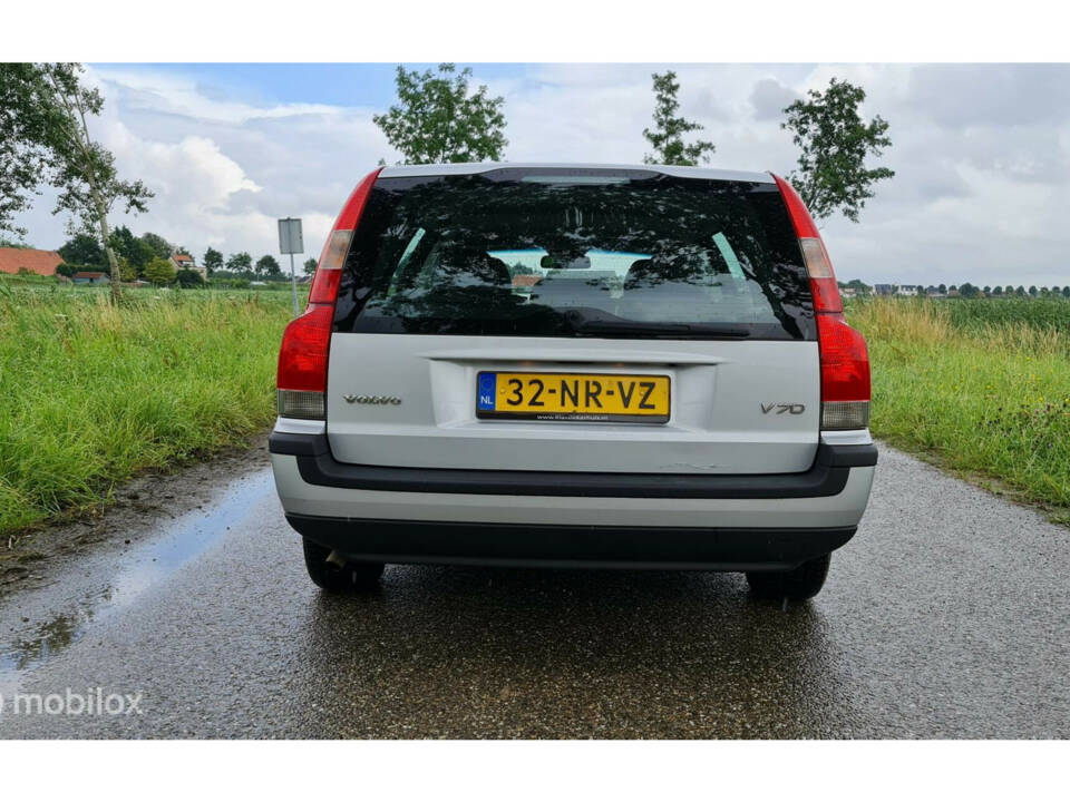 Immagine 6/46 di Volvo V 70 2.4 (2004)