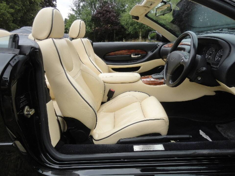 Bild 11/30 von Aston Martin DB 7 Vantage Volante (2003)