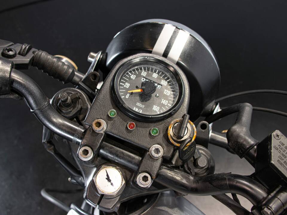 Immagine 17/50 di Moto Guzzi V 35 III (1986)