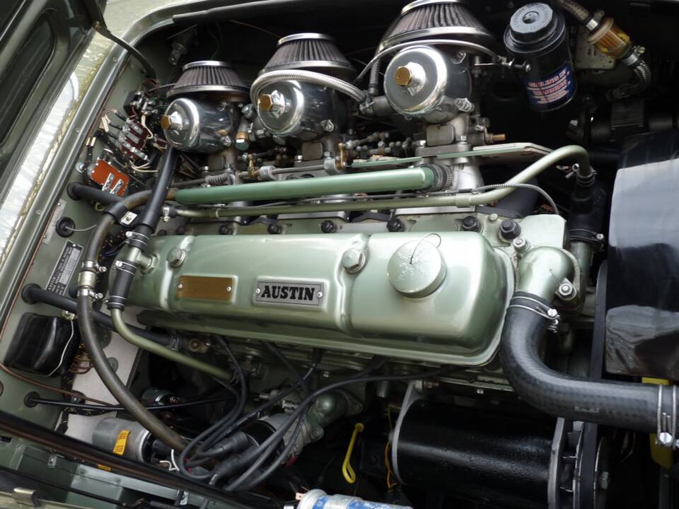 Image 32/32 of Austin-Healey 3000 Mk II (BT7) (1962)