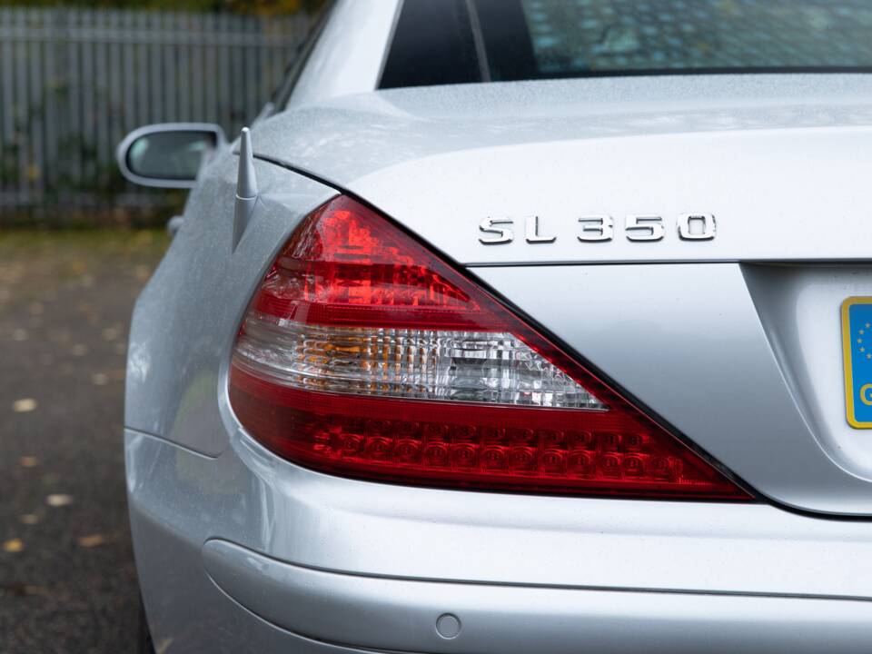Image 12/41 of Mercedes-Benz SL 350 (2007)