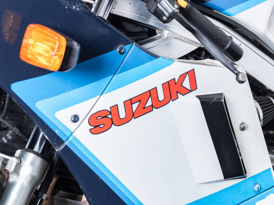 Image 42/42 of Suzuki DUMMY (1986)