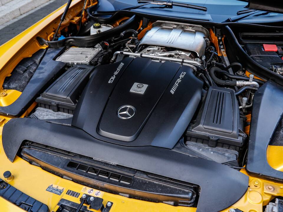 Bild 4/35 von Mercedes-AMG GT-S (1900)