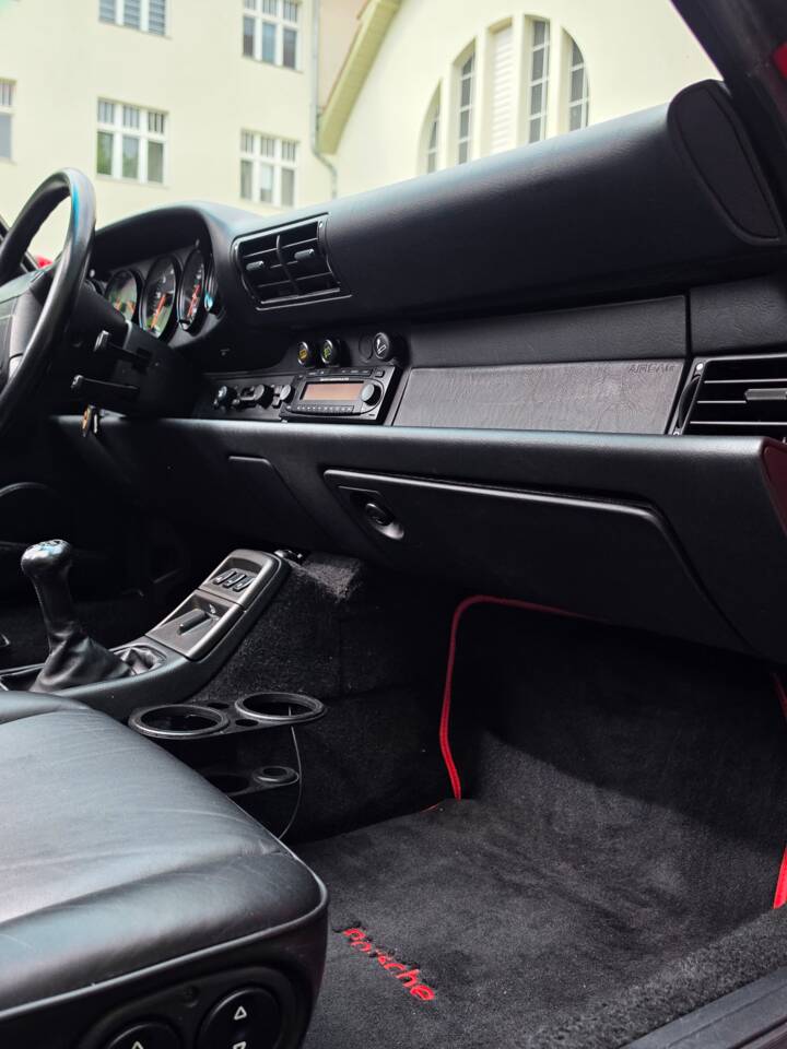 Bild 29/113 von Porsche 911 Carrera 2 (1991)