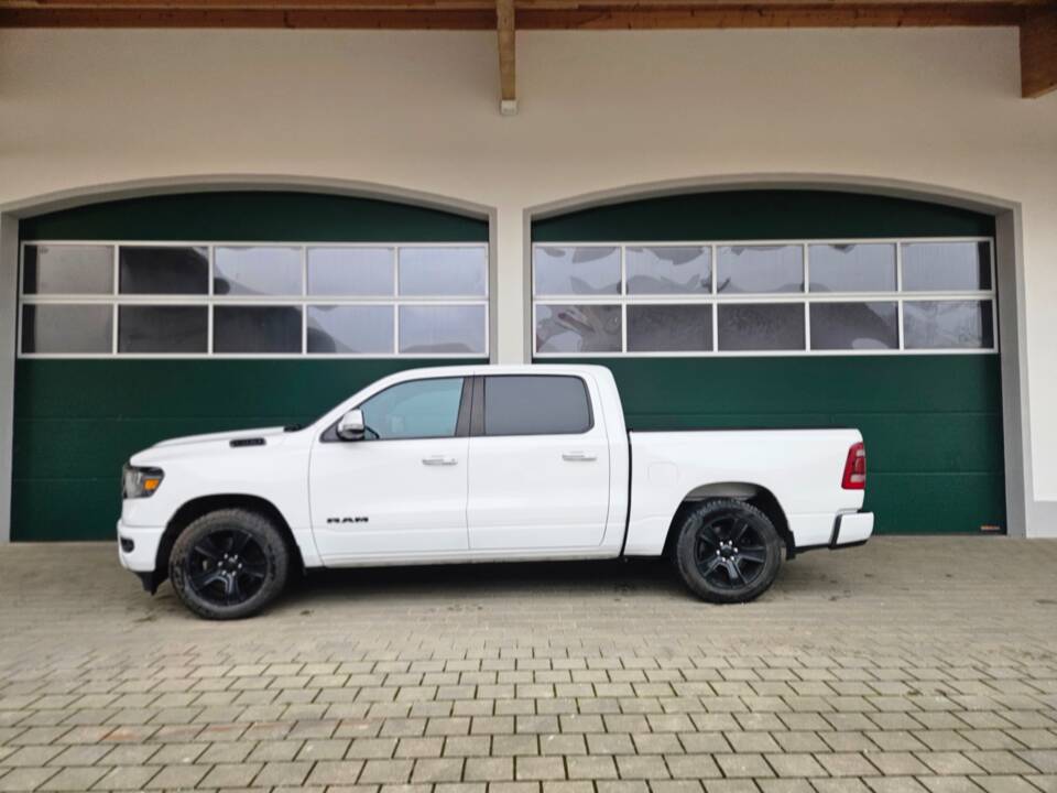 Image 19/62 of Dodge Ram 1500 (2020)