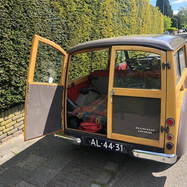Image 6/17 of Morris Minor 1000 Traveller (1962)
