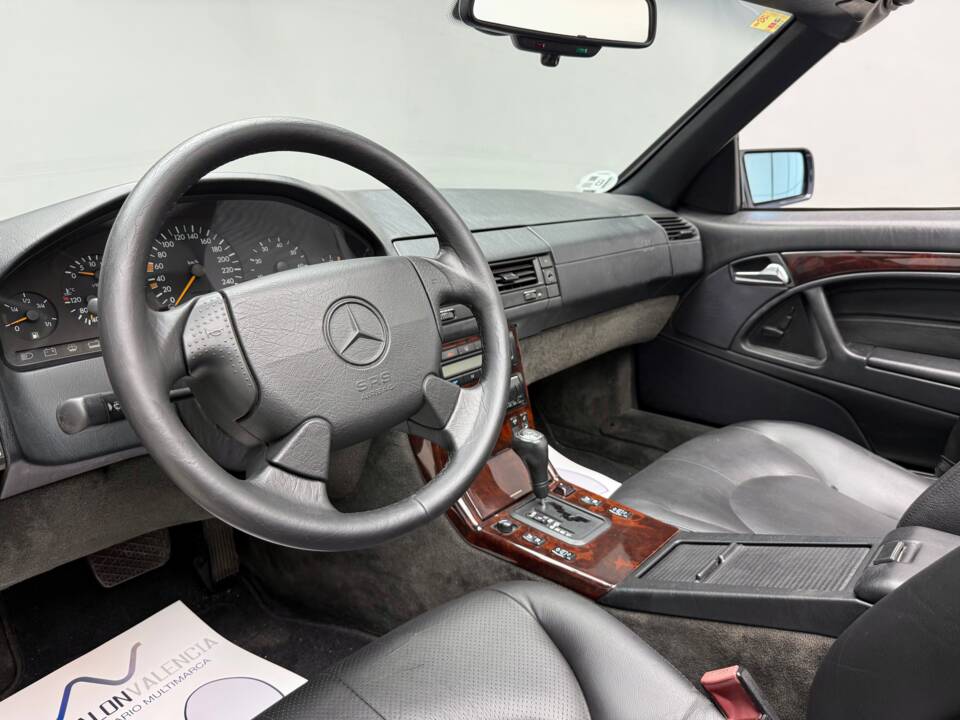 Bild 17/27 von Mercedes-Benz SL 320 (1997)