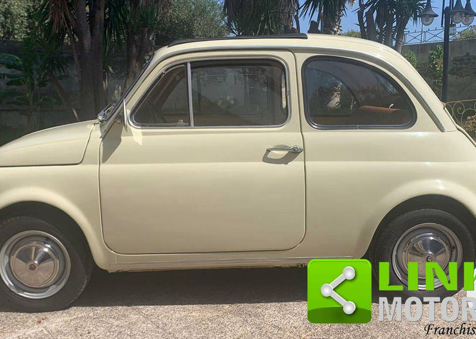 Image 8/10 of FIAT 500 L (1972)