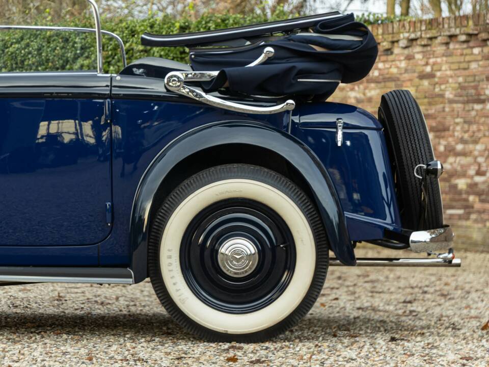 Image 25/50 of Mercedes-Benz 230 Cabriolet A (1939)