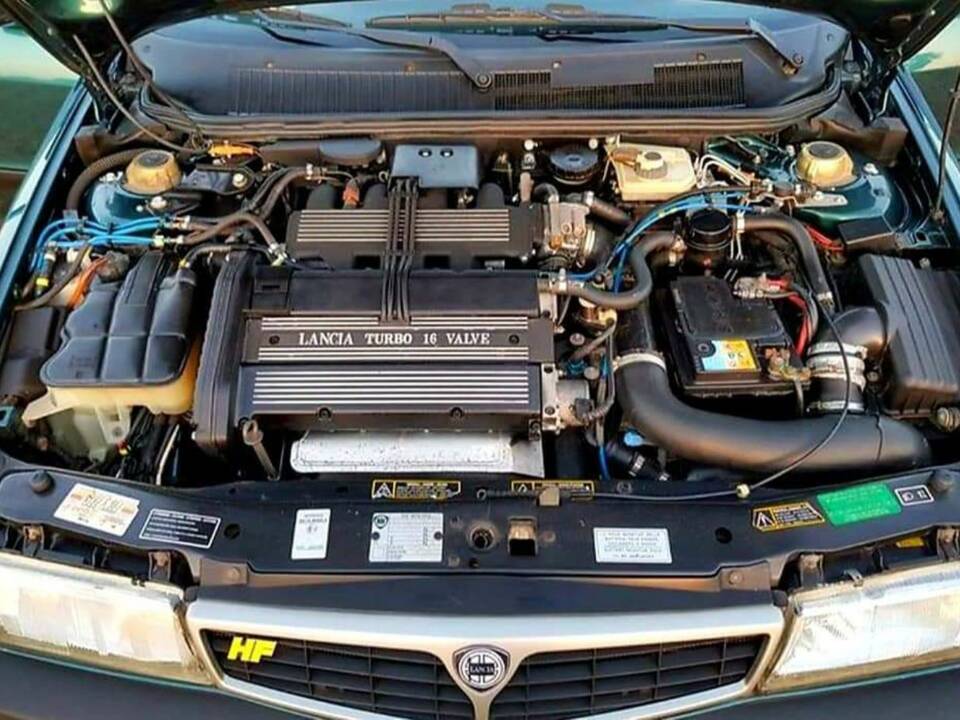Bild 16/18 von Lancia Delta HF Turbo (1994)