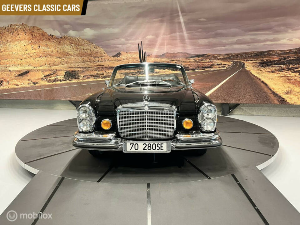 Immagine 3/44 di Mercedes-Benz 280 SE (1970)