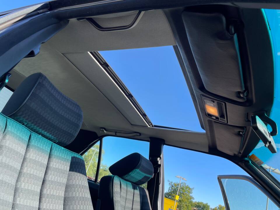 Bild 8/15 von Mercedes-Benz 190 E 1.8 (1992)