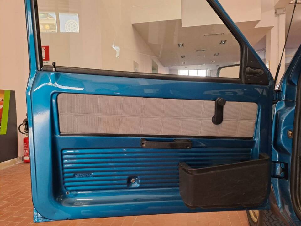 Bild 38/42 von FIAT Panda 4x4 1,0 (1989)