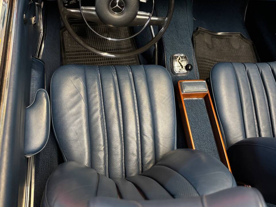 Immagine 9/25 di Mercedes-Benz 280 SL (1968)