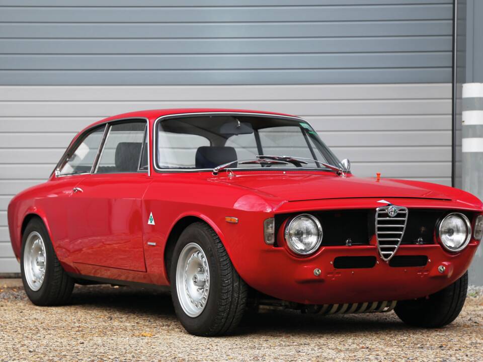 Immagine 6/48 di Alfa Romeo Giulia 1750 GT Am (1970)