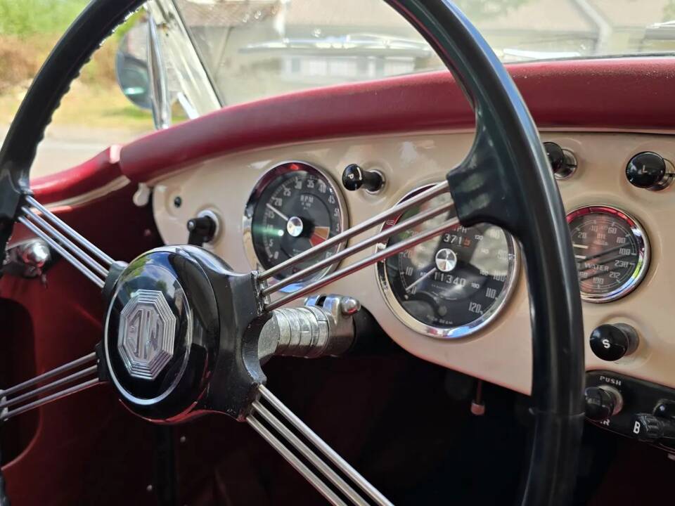 Image 11/17 of MG MGA Twin Cam (1958)