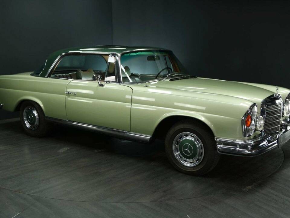 Afbeelding 7/49 van Mercedes-Benz 280 SE (1970)