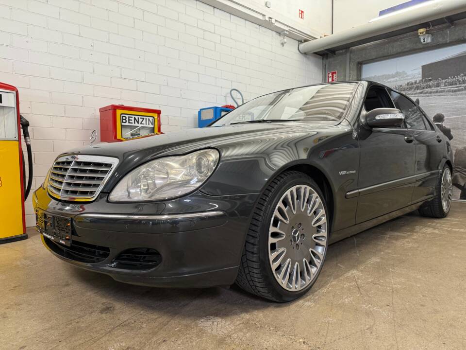 Immagine 2/18 di Mercedes-Benz S 600 L (2003)