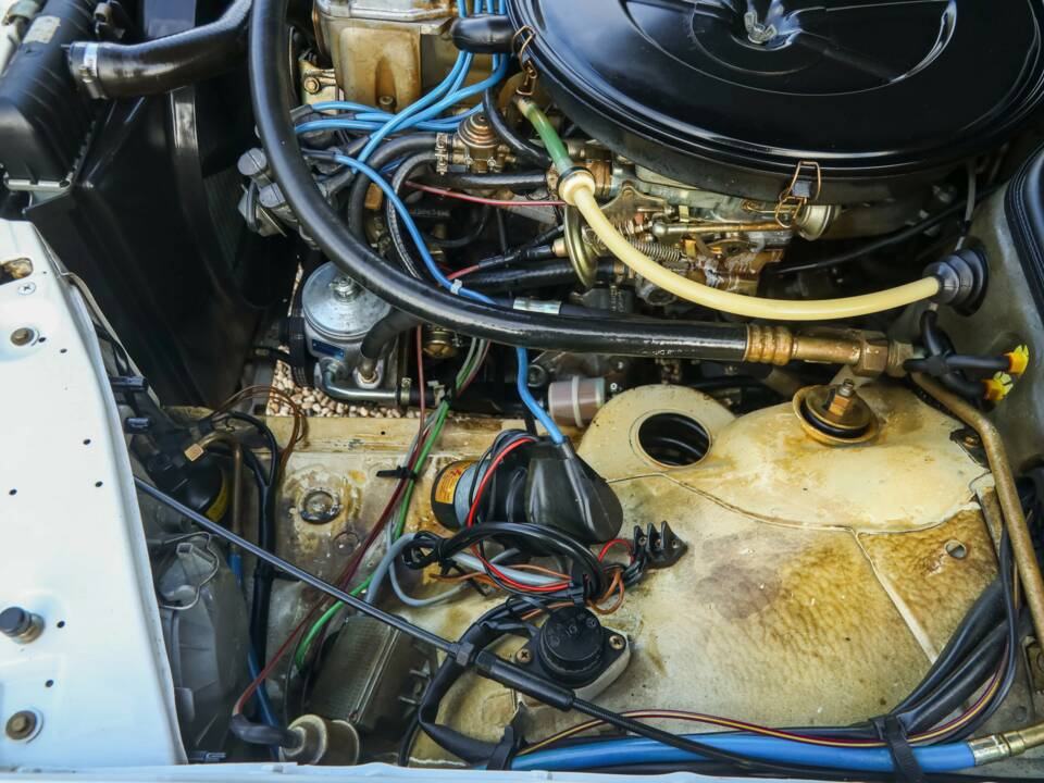 Image 47/50 de Mercedes-Benz 280 S (1988)