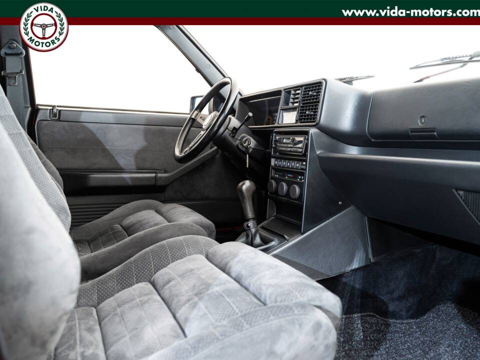 Image 10/15 de Lancia Delta 1.6 HF (1991)