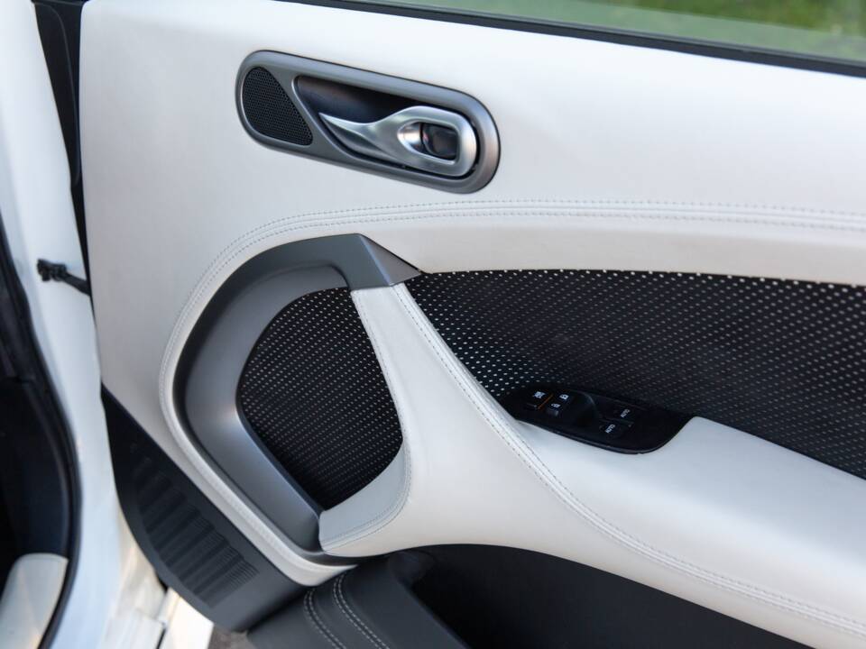 Bild 84/95 von Aston Martin Cygnet (2012)