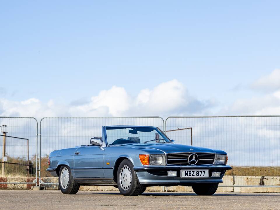 Image 21/47 of Mercedes-Benz 300 SL (1987)