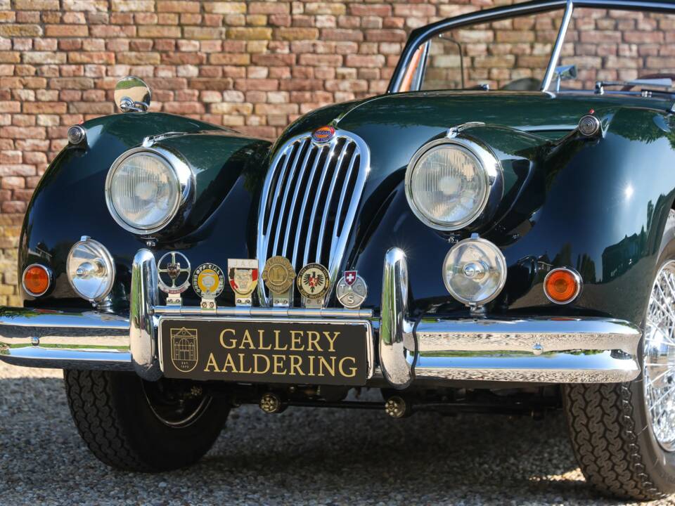 Afbeelding 26/50 van Jaguar XK 140 SE DHC (1957)