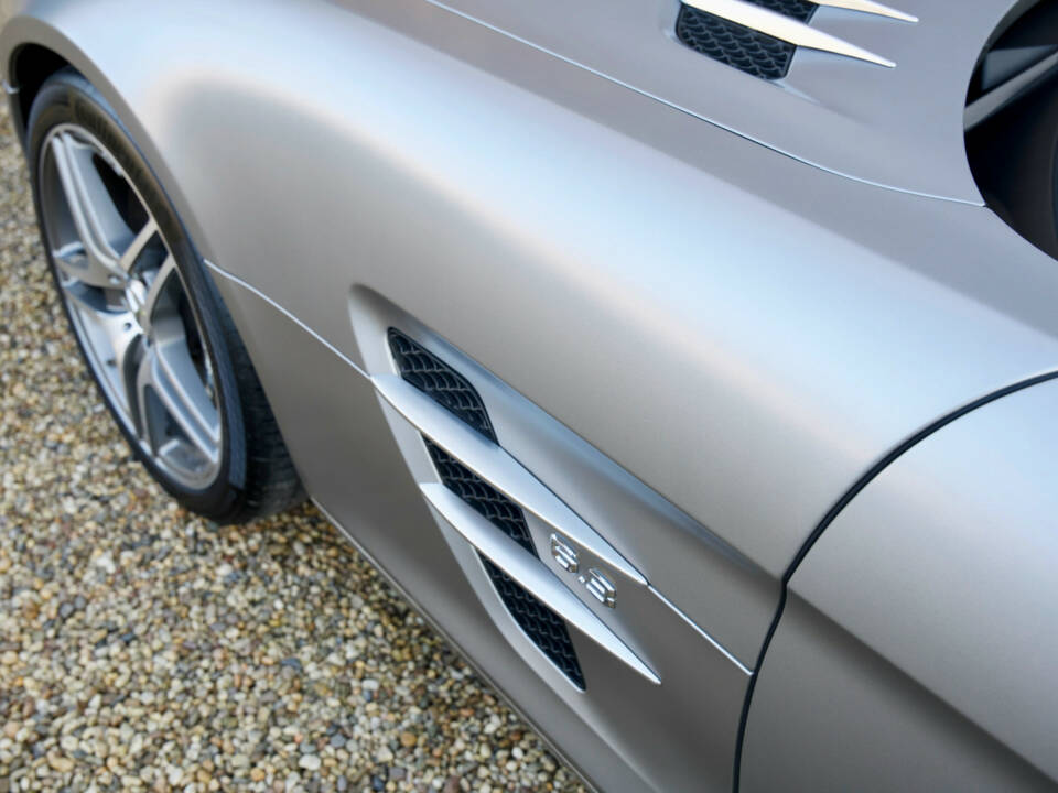Imagen 17/50 de Mercedes-Benz SLS AMG (2011)